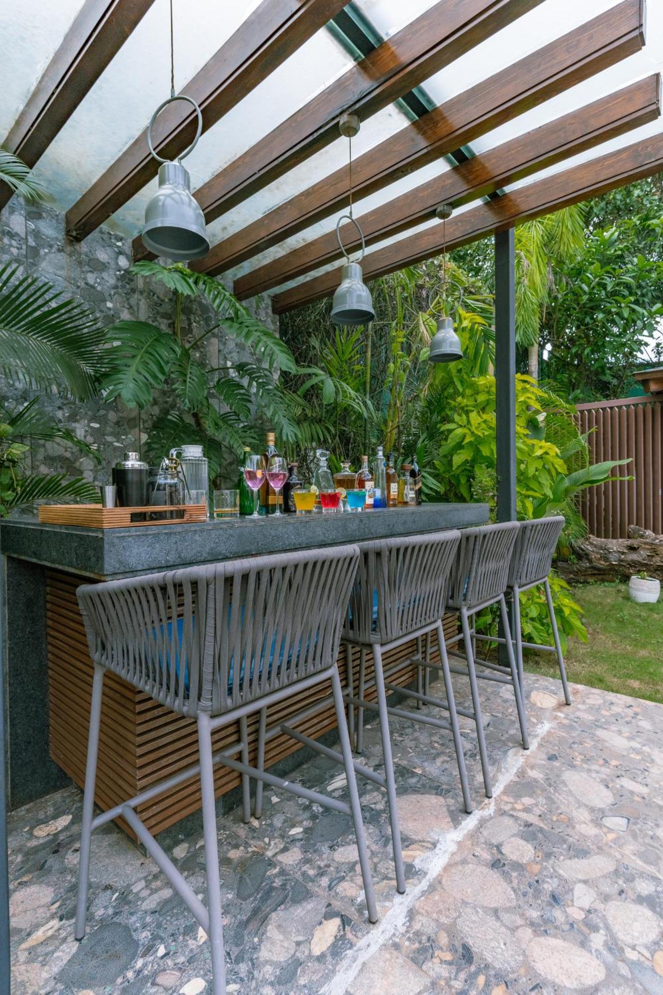 Azara Beach House - 5 Bhk Designer Villa, Candolim Beach Bagian luar foto